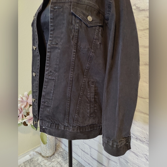 Mens Black Denim King Graffiti Jean Jacket NWT Artwork on Back - Picture 6 of 11